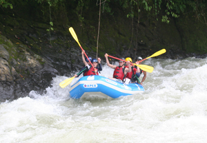 Raft the Rio Savegre class 3 rapids in Costa Rica